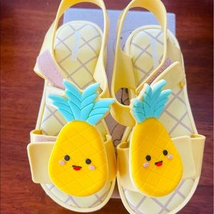 Brand New in the box Mini Melissa mini jumper pineapple sandals size 12